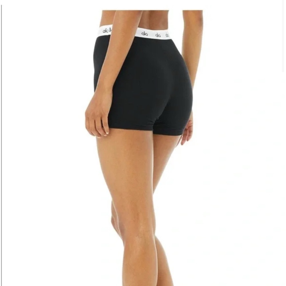 Alo Icon Ribbed Boyshort Women